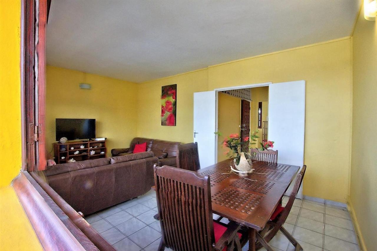 Appartement Tout Confort Sainte-Anne  Bagian luar foto