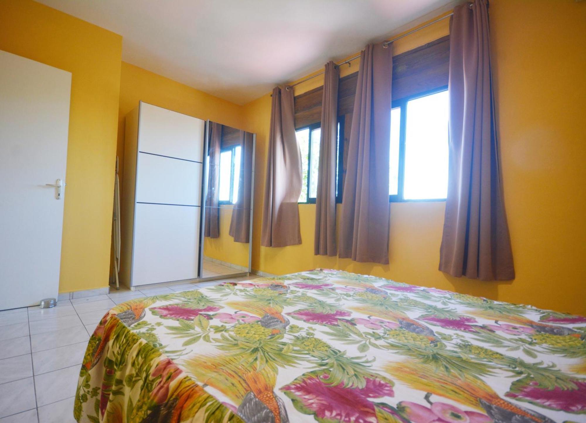 Appartement Tout Confort Sainte-Anne  Bagian luar foto