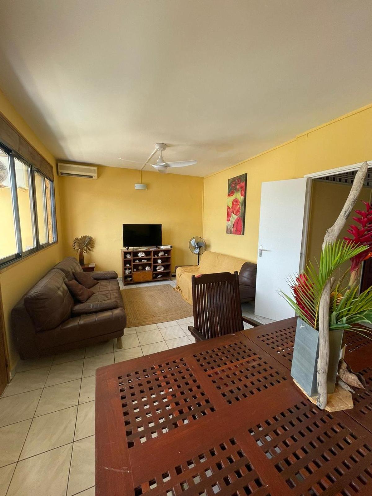 Appartement Tout Confort Sainte-Anne  Bagian luar foto