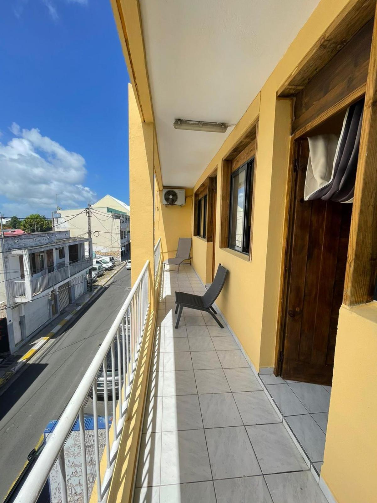 Appartement Tout Confort Sainte-Anne  Bagian luar foto